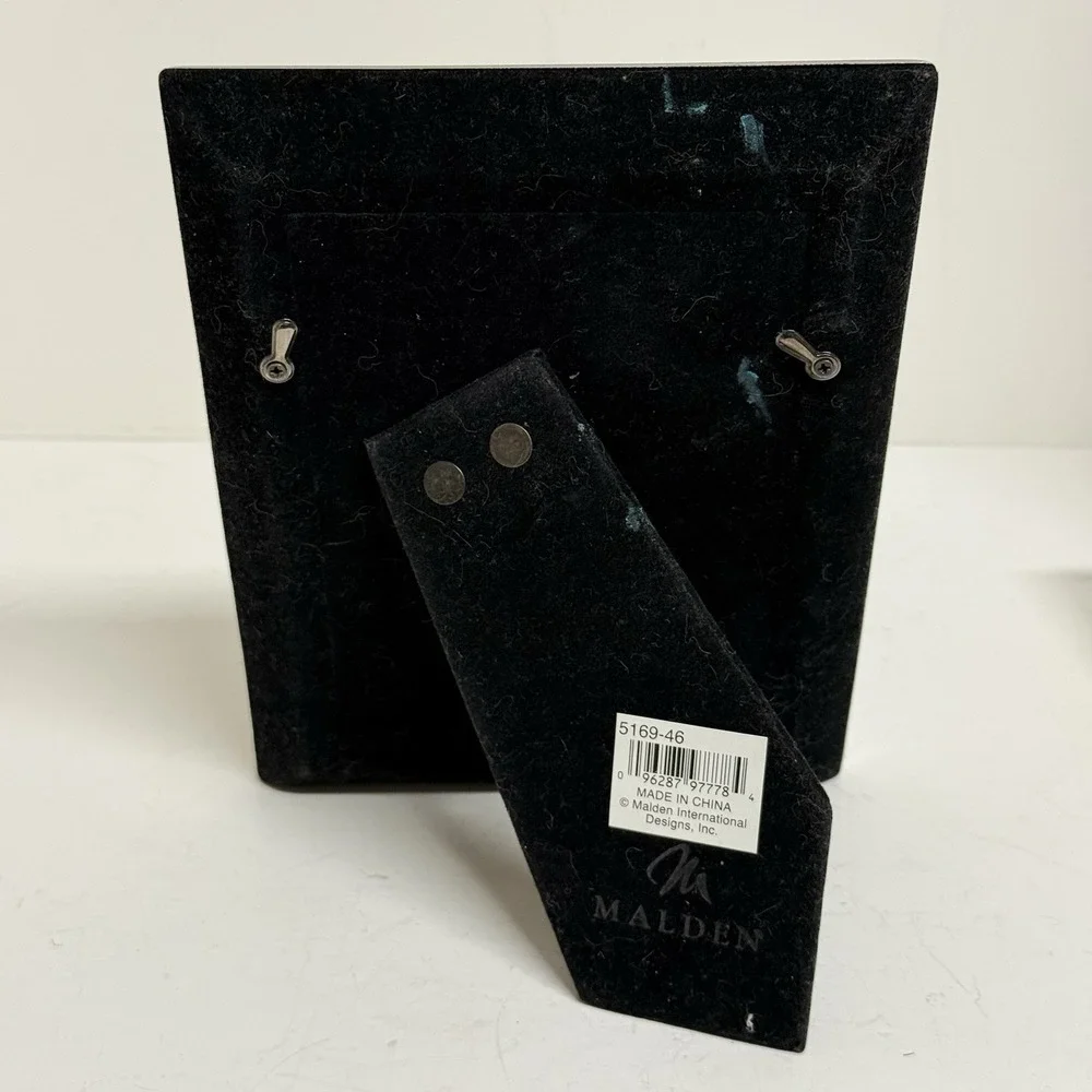 Malden‎ Silver Tone Picture Frame 6x8 Tabletop Easel Back